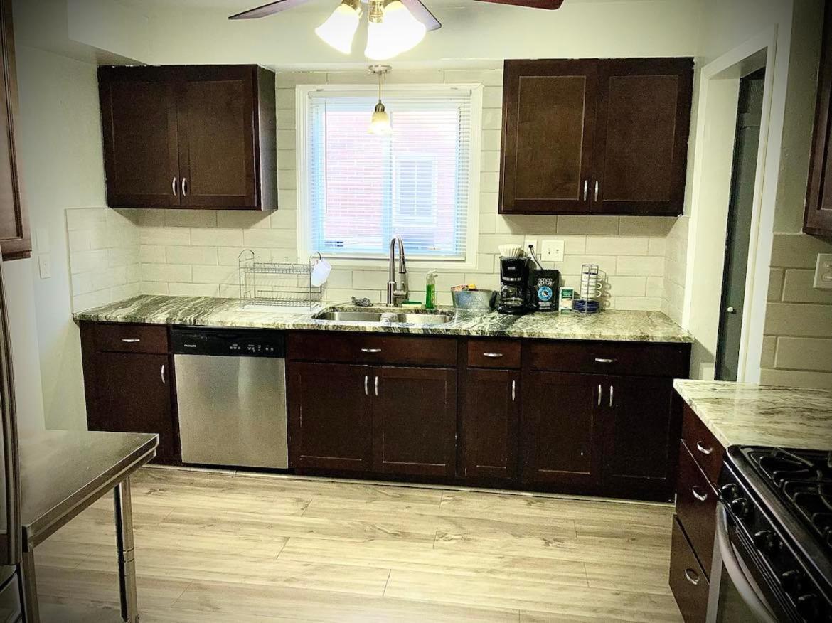 Holiday home R & R Beautiful 2 Bdrm, 2 Bath Vacation Detroit