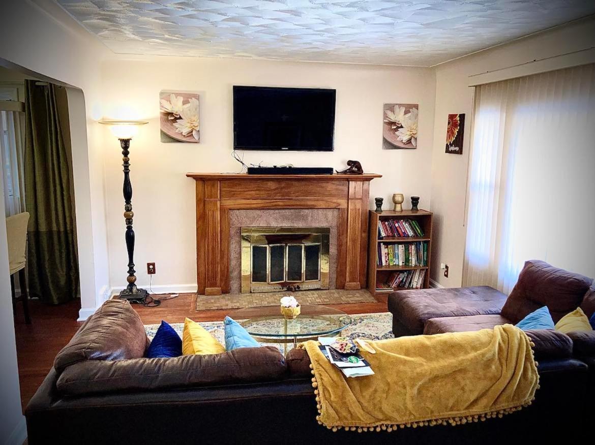 Holiday home R & R Beautiful 2 Bdrm, 2 Bath Vacation Detroit